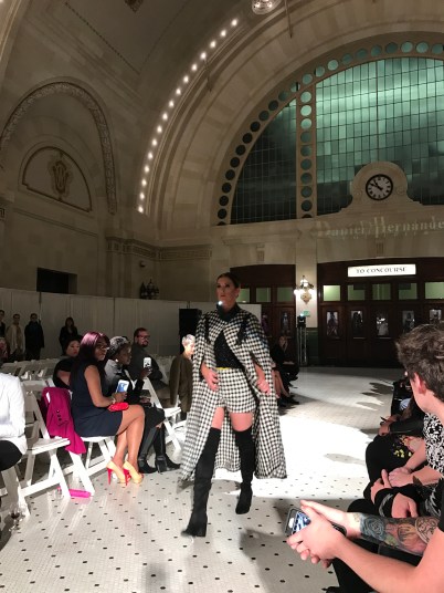 20161015_054926914_ios