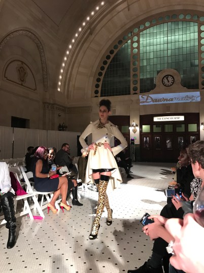 20161015_055732452_ios