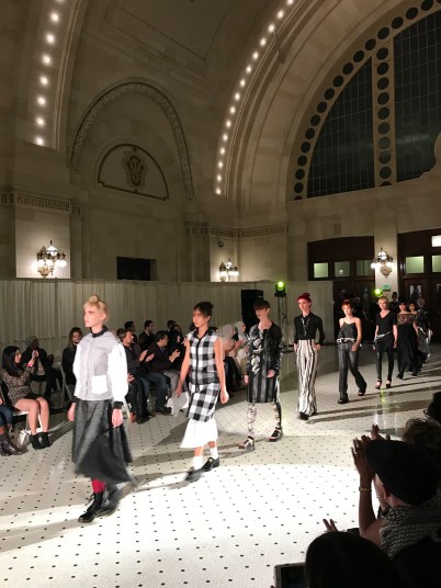 20161016_034051492_ios