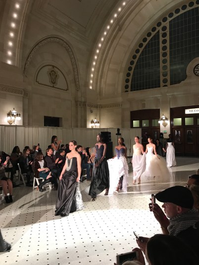 20161016_035155465_ios